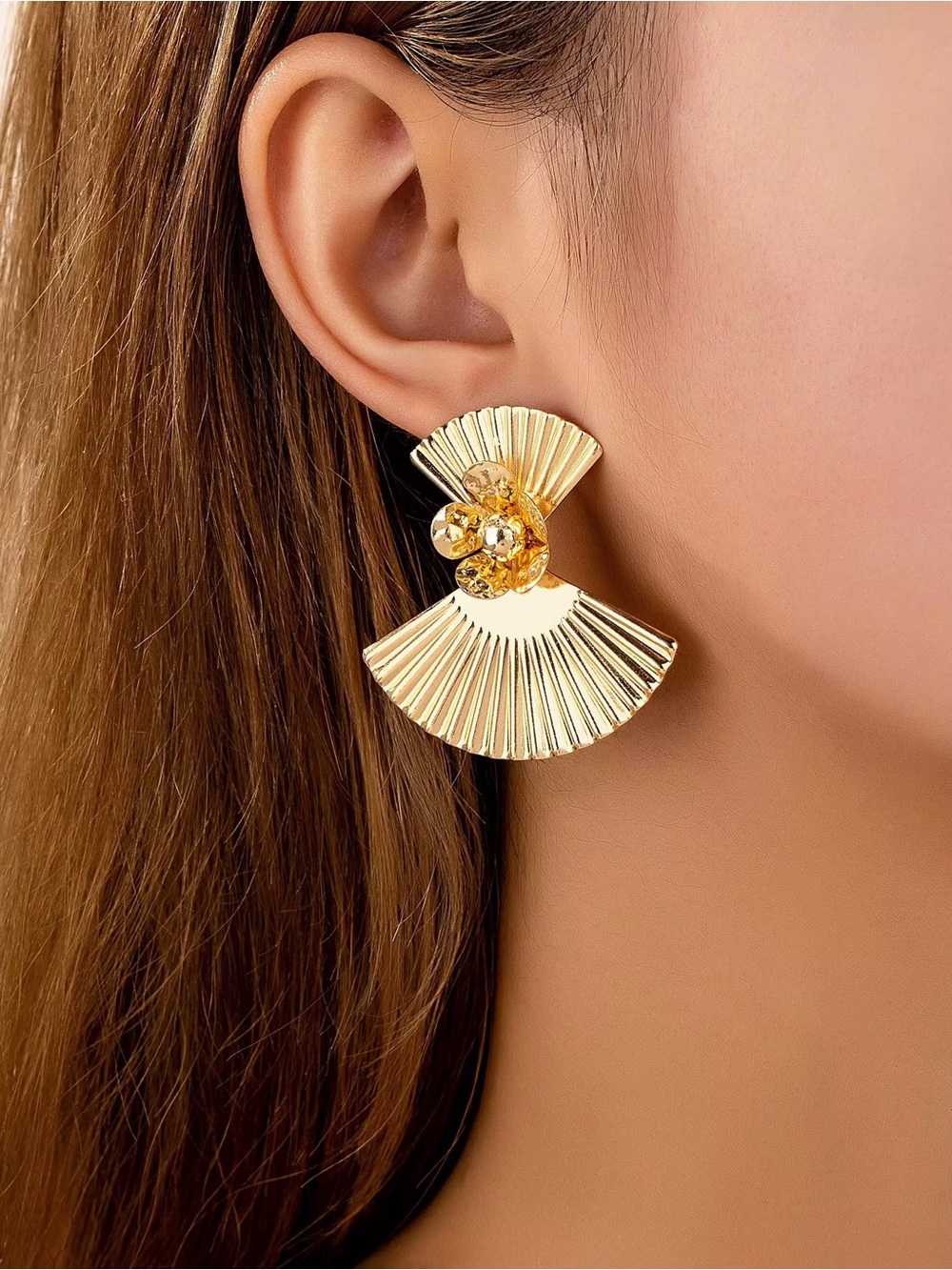 *** High Quality Gold Fan-Shape Statement Earrings - Women Jewelry